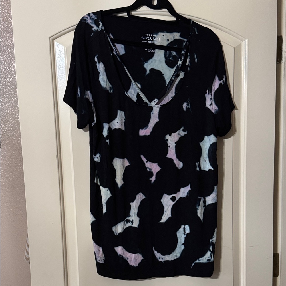 Torrid Women's V neck Black and Pink Tie-Dye Tee T Shirt Top 1X 14 16